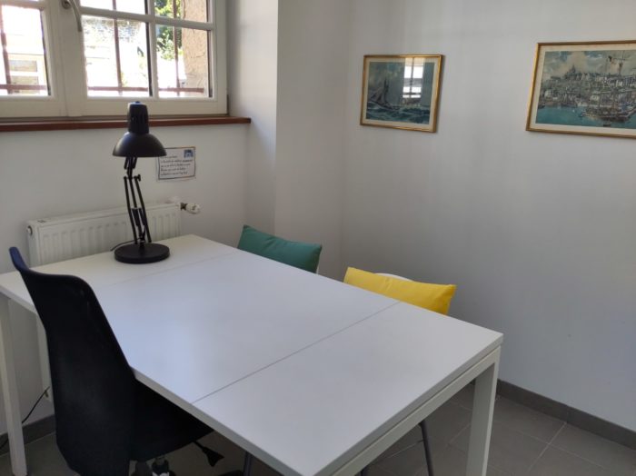 Des bureau nomades sur la Côte d’Émeraude. Un bureau individuel ou pour vos rendez-vous clients à St Briac